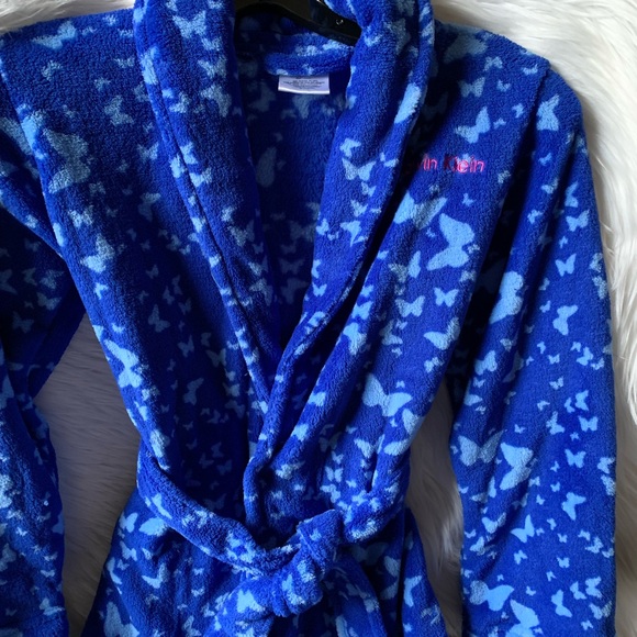 🎊Sold🎊Calvin Klein Girl Plush Bathrobe butterfly - Picture 2 of 6